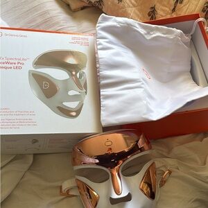Dr. Dennis Gross SpectraLite FaceWare Pro LED Mask